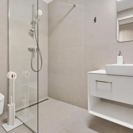 Lam Sophisticated - Ac - Balcony Apartament *