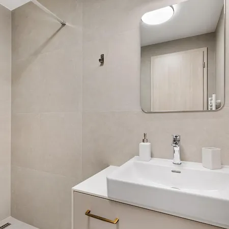 Lam Sophisticated - Ac - Balcony Bratislava