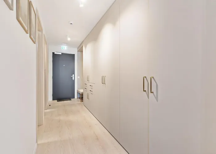 Lam Sophisticated - Ac - Balcony