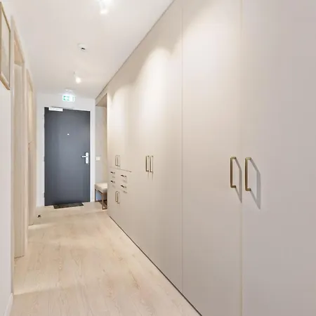 Lam Sophisticated - Ac - Balcony