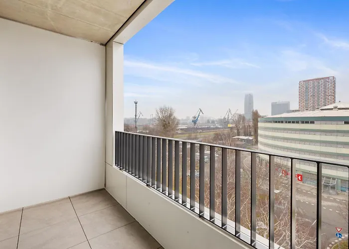 Lam Sophisticated - Ac - Balcony